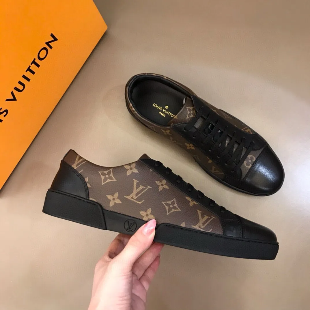 Ex-factory price: 400💰🇮🇹LV top purchasing agent🔍🔍men's🚹 counter sales simultaneously, code number: 38-44#, 🇮🇹Special printing imported from Italy with imported cowhide, all imported Yangli, 💪💪, a complete 1⃣️ to 1⃣️ replica 🇮🇹💪💪, ⚠Sole: Original sole provided by the original factory, exclusive molded sole for super comfort, ⚠Original factory follow-up goods, 🔍🔍high quality